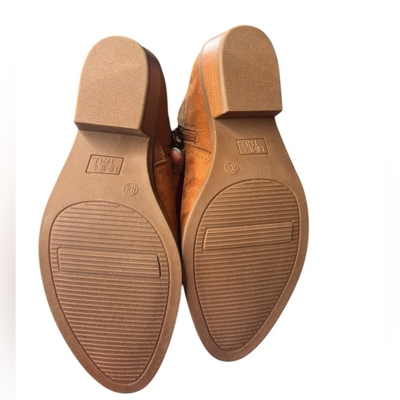 Time and Tru Suede Ankle Booties Tan 8.5 | Fall Western Block Heel Boot - Picture 9 of 9